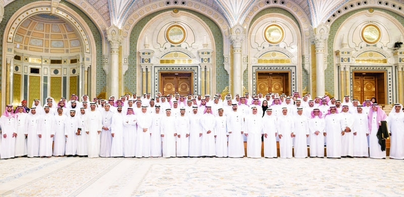 "وزراء ومسؤولون من حكومتي الإمارات والسعودية خلال المشاركة في خلوة العزم | وام"