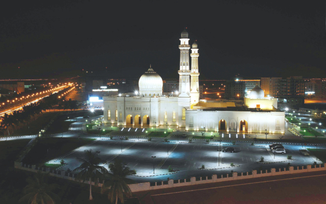 "جامع السلطان قابوس في صلالة"