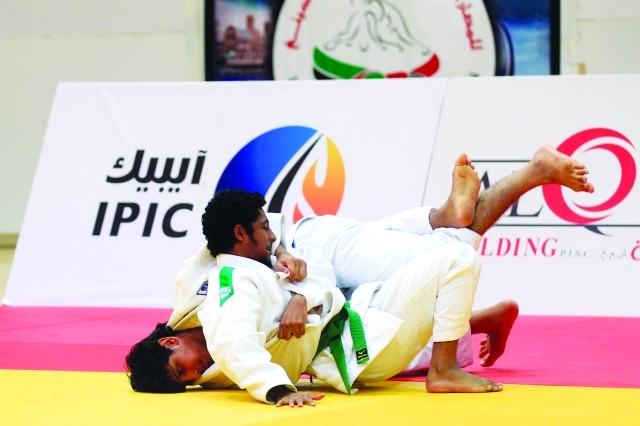 "■ الصاعد محمد العمرو في إحدى مبارياته  |  البيان"