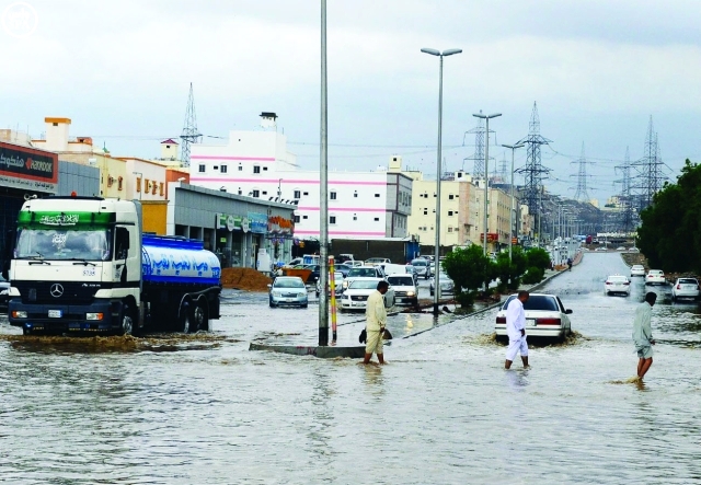 "■ تعذر السير وسط الأمطار في جدة  |  واس"