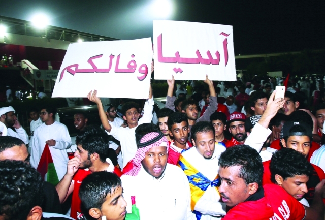 "■ خلال مباراة  الاهلي و الهلال في نصف نهائي دوري أبطال آسيا / البيان"