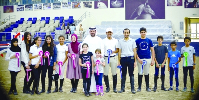 "■ الأبطال على منصة التتويج   |  البيان"