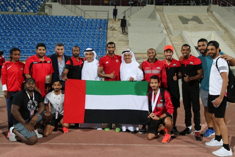 "أحمد الكمالي  يتوسط الأبطال | البيان"