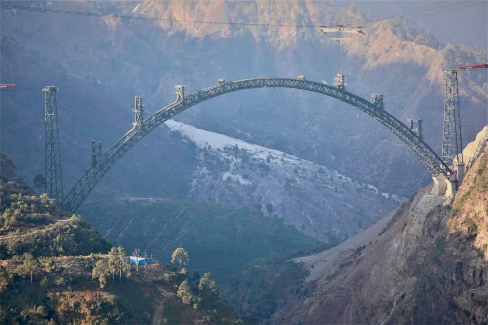 جسر معلق في الهند أعلى من برج إيفل