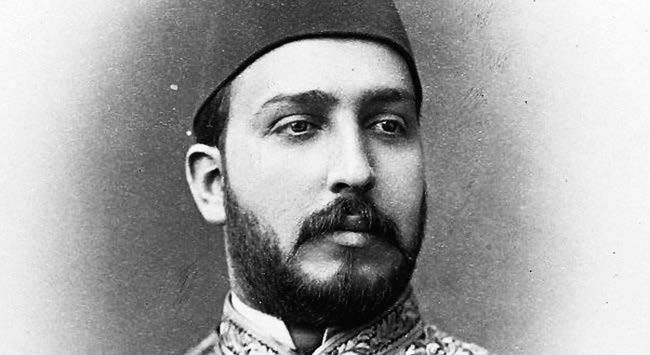 "1882 الخديوي توفيق يصدر مرسوماً يلغي فيه الجيش المصري."