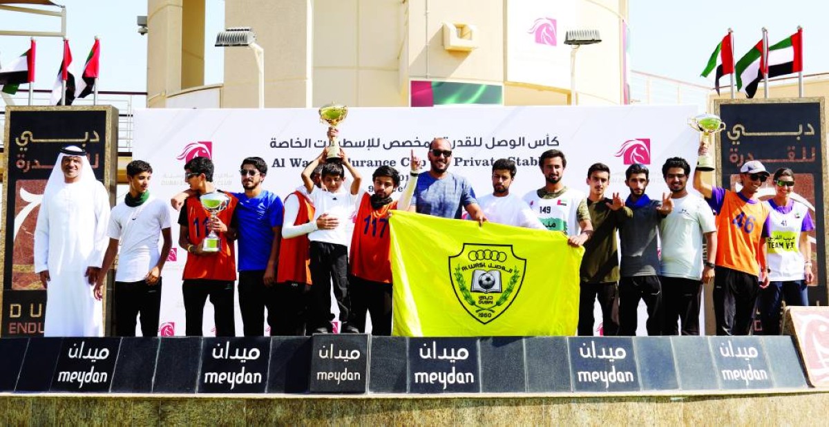 إبراهيم الشامسي يهدي إسطبلات زعبيل كأس الوصل للقدرة