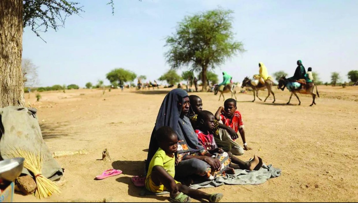 سودانيون نازحون في ظل استمرار المعارك 