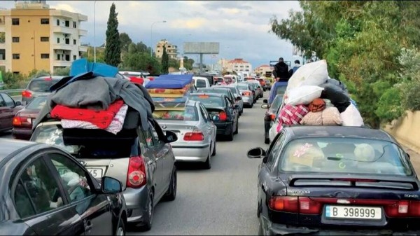 نازحون يعودون إلى منازلهم في جنوب لبنان 


