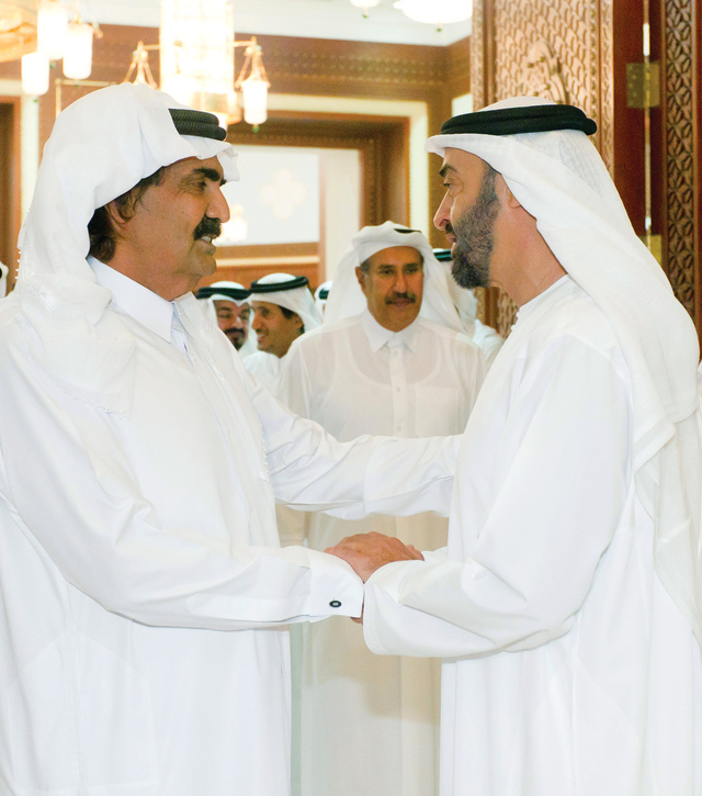 الصورة : .. سموه خلال لقاء أمير قطر بحضور حمد بن جاسم وام