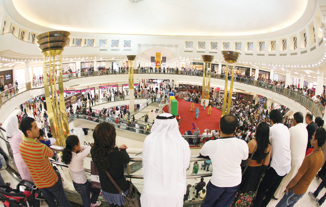 الصورة : مهرجان دبي للتسوق إحدى أهم الفعاليات التي تشهدها دبي      	   تصوير - عماد علاء الدين