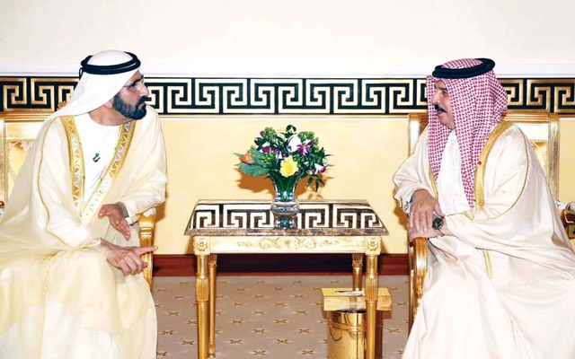 الصورة : نائب رئيس الدولة  خلال لقائه ملك البحرين													               تصوير ـــ خليفة اليوسف