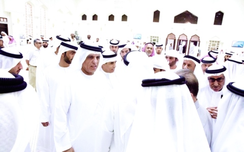 الصورة: الصورة: حاكم رأس الخيمة يقدم واجب العزاء في محمد بن ناصر القاسمي