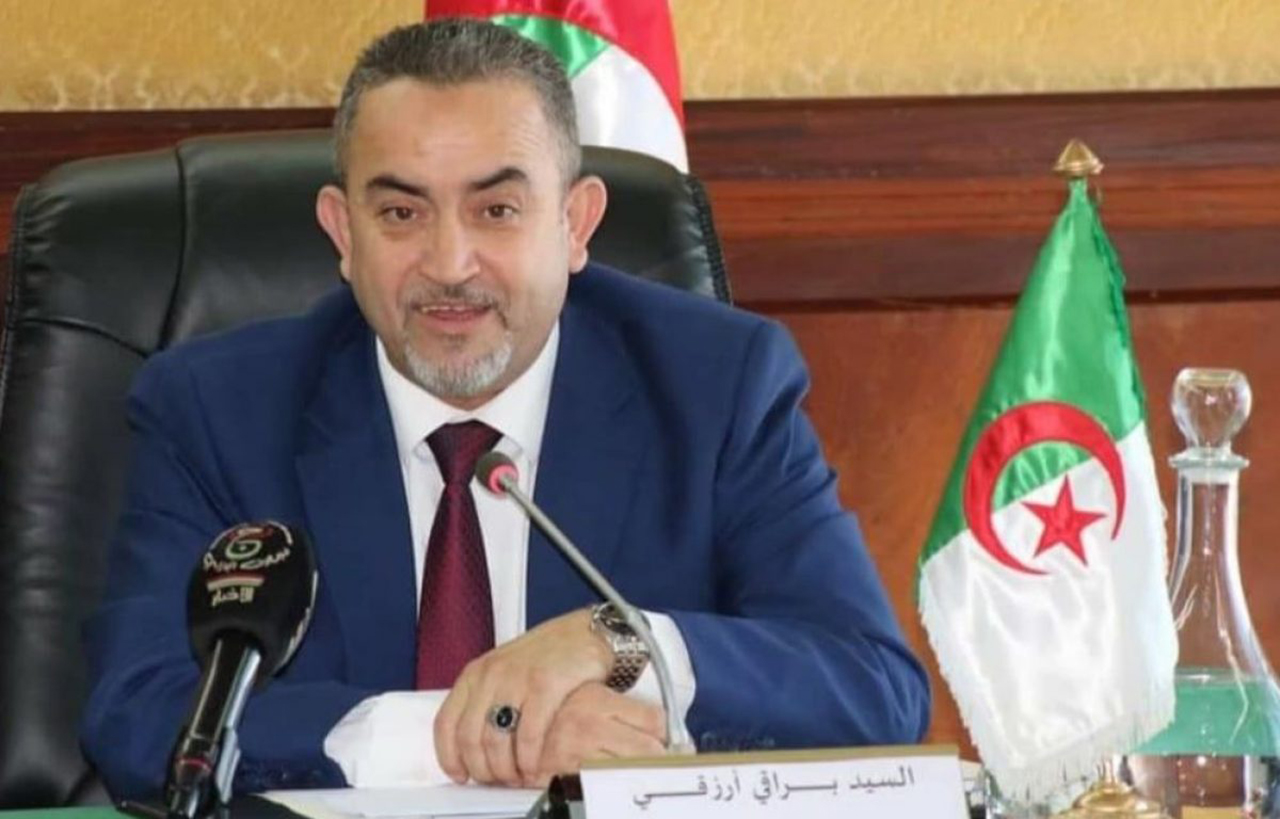 القضاء الجزائري يأمر بإيداع وزير المياه السابق السجن
