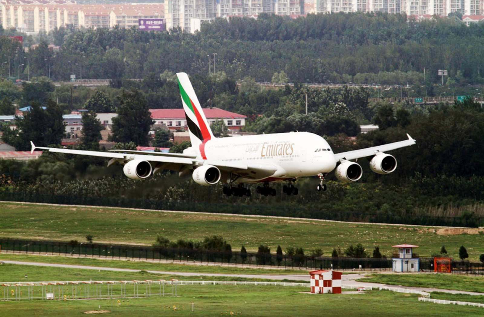 Emirates flight to Australia safely arrives after technical problem