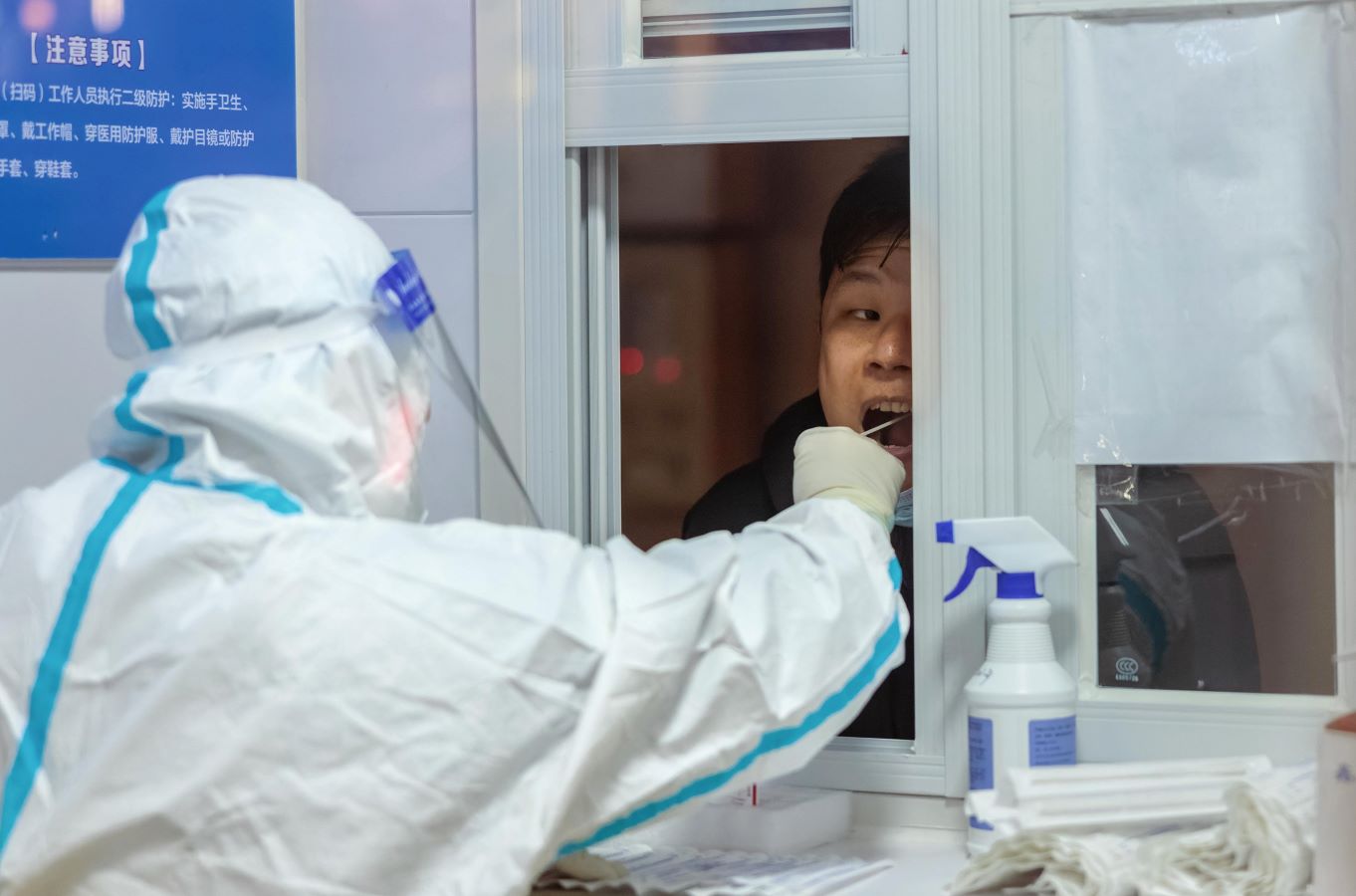 الصين تسجل 3837 إصابة جديدة بفيروس كورونا