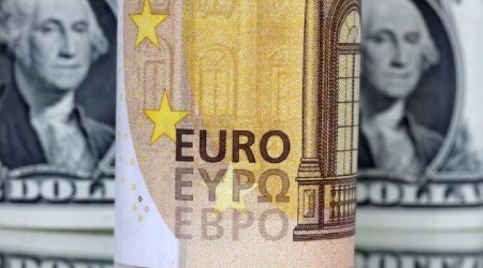 اليورو عند أعلى مستوى في 7 أشهر أمام الدولار