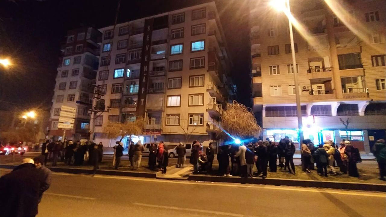 6 قتلى حصيلة زلزال يوم أمس في تركيا