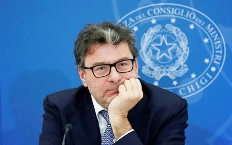 وزير إيطالي يحذّر من تضرر النمو الأوروبي من رفع الفائدة