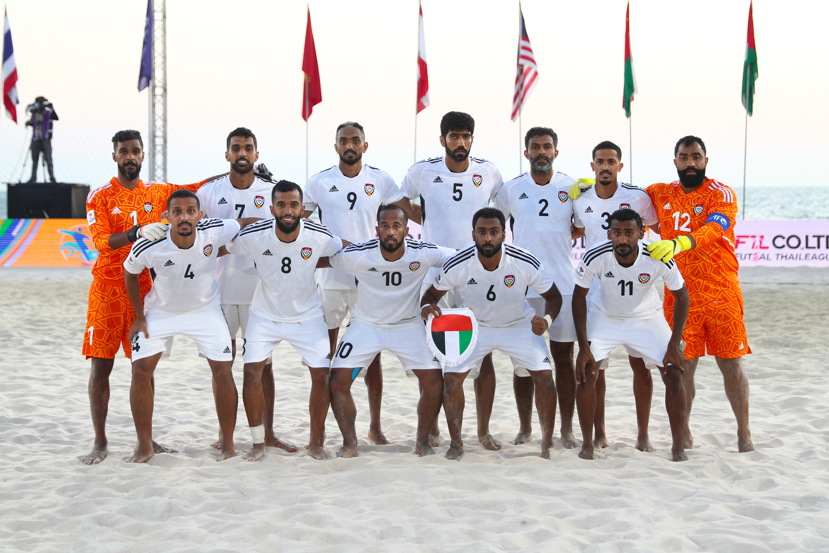 «الأبيض» مع الكويت وليبيا وجزر القمر في كأس العرب للشاطئية