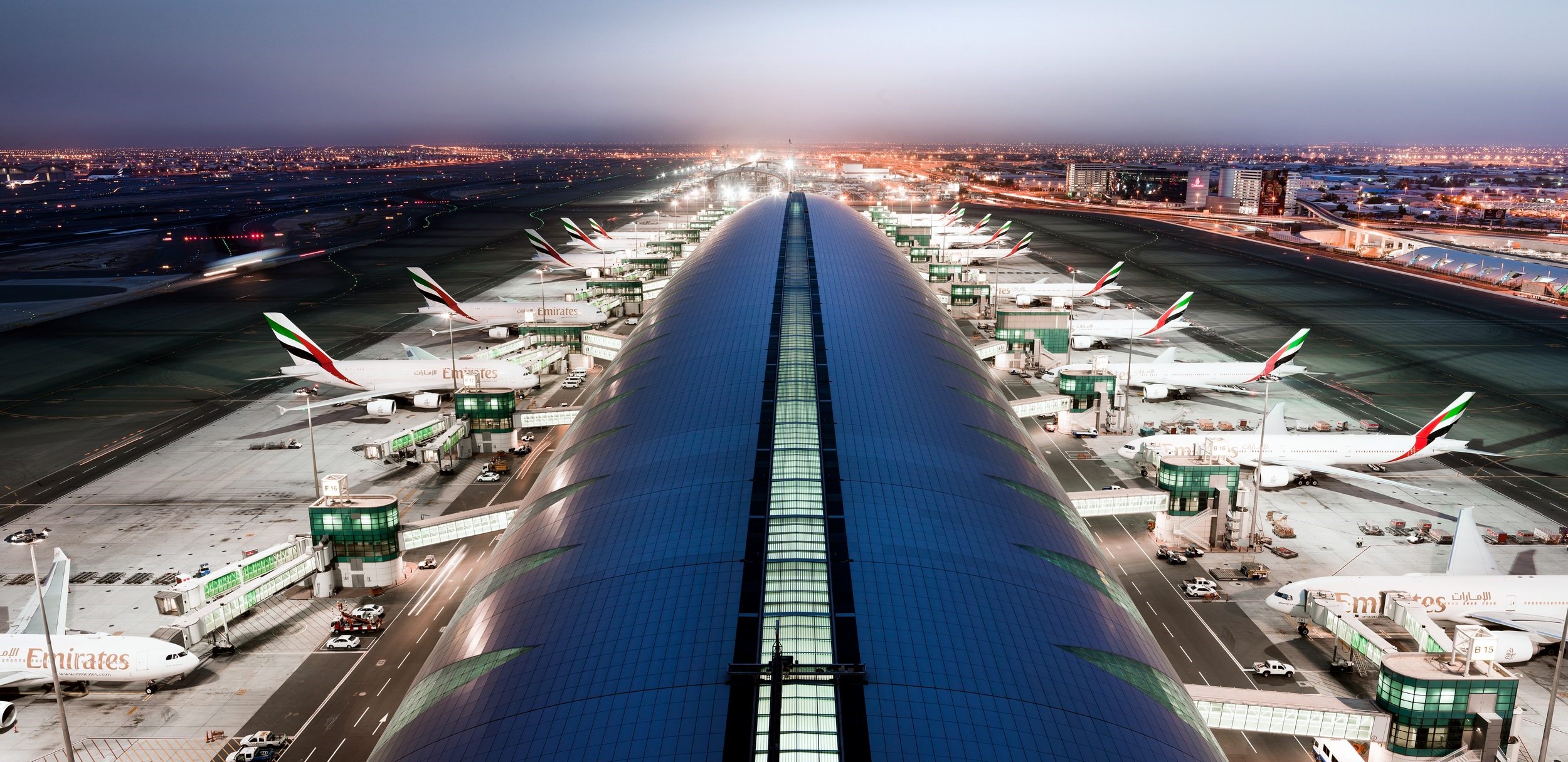 مطارات دبي و«إنوفا» تتعاونان لدعم أجندة التوطين واستقطاب الكوادر الإماراتية