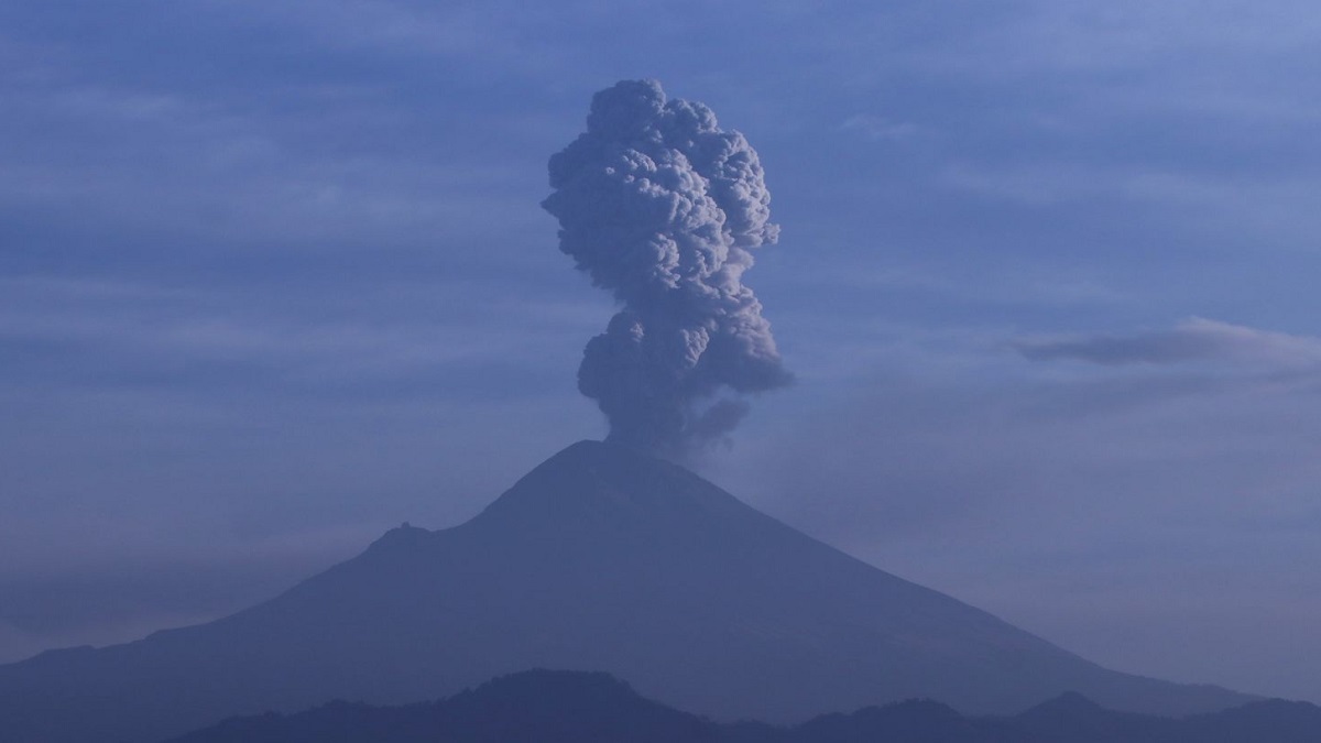 ثوران بركان في غواتيمالا وارتفاع الرماد إلى 6 كيلومترات