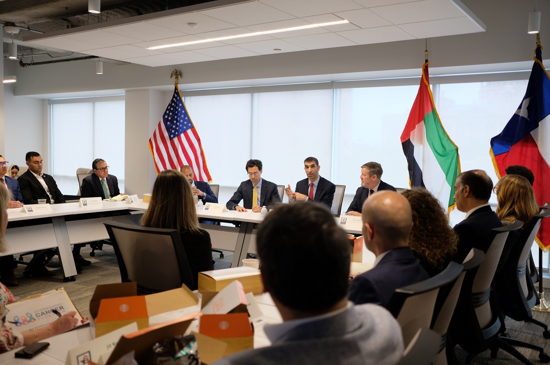 الإمارات والولايات المتحدة تبحثان تعزيز الشراكة وفرص الاستثمار في قطاعات اقتصاد المستقبل