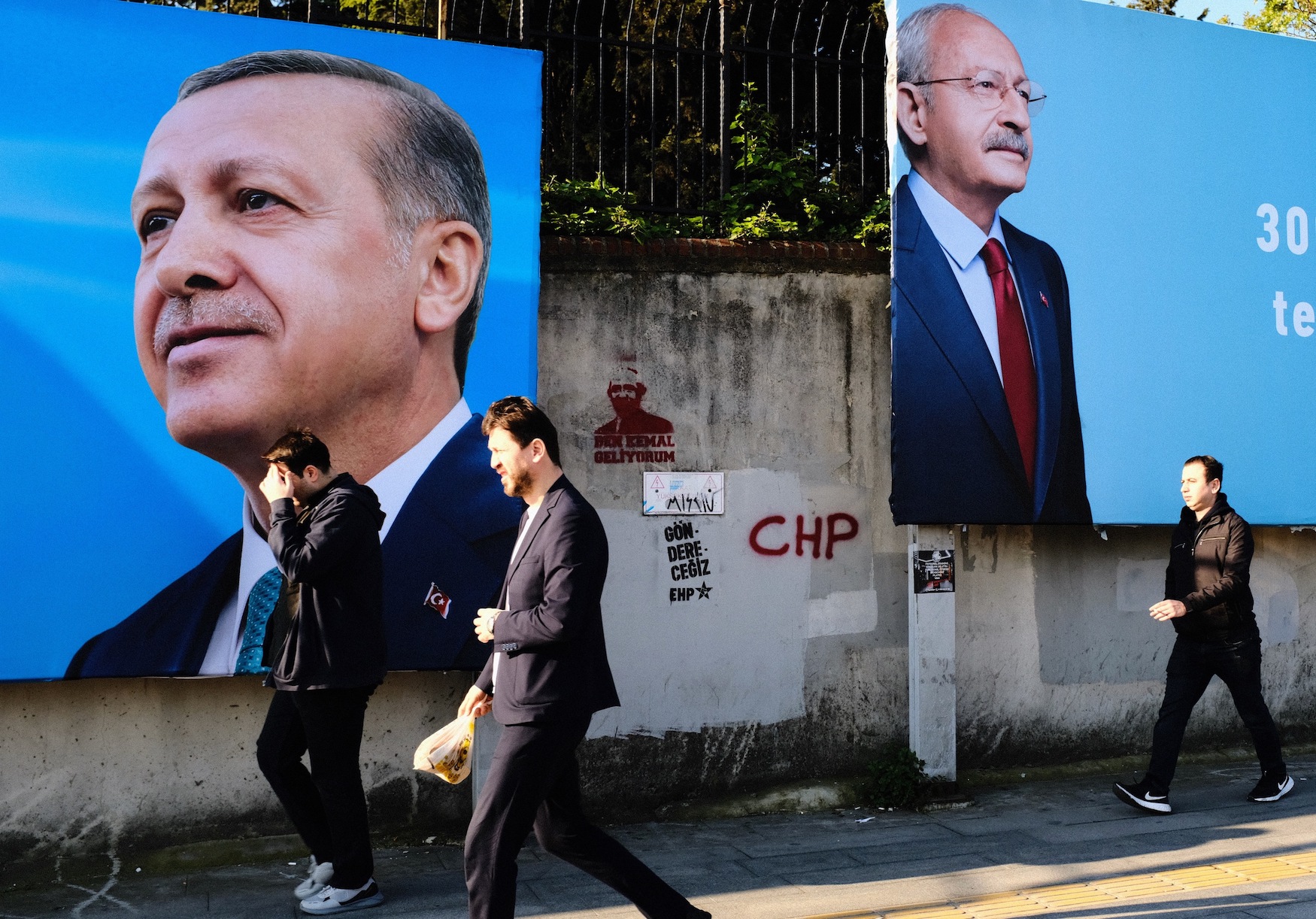 اليوم .. الأتراك يصوتون في انتخابات مصيرية