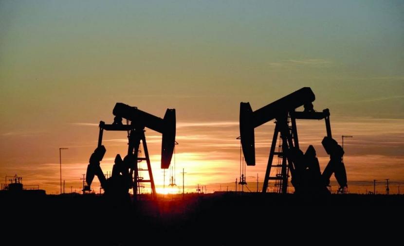 أسعار النفط تهوي 4% قبيل اجتماع المركزي الأمريكي
