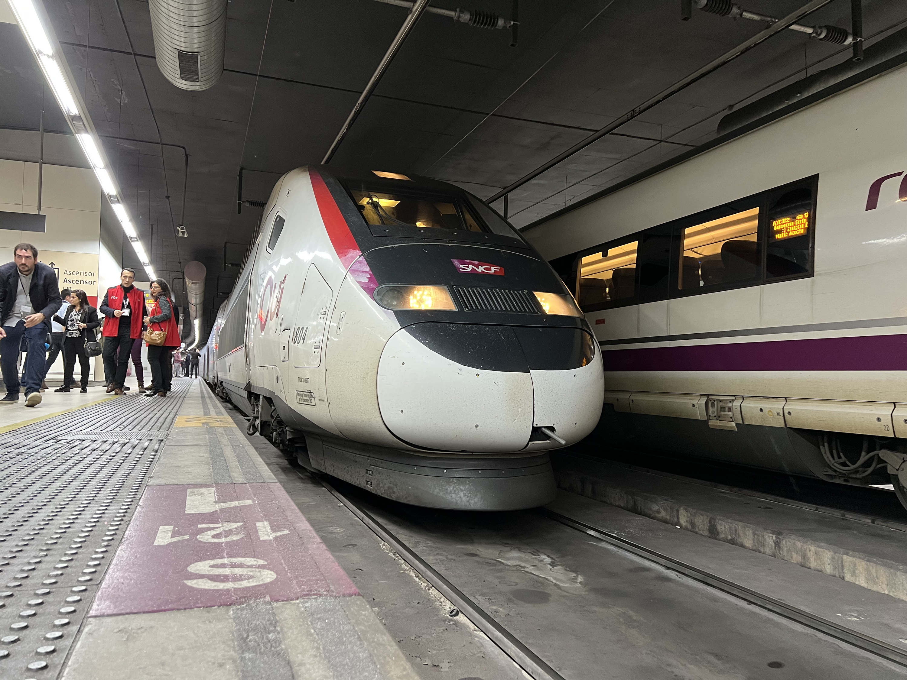 إعادة فتح محطة قطارات في برشلونة بعد إغلاق نتيجة إنذار كاذب
