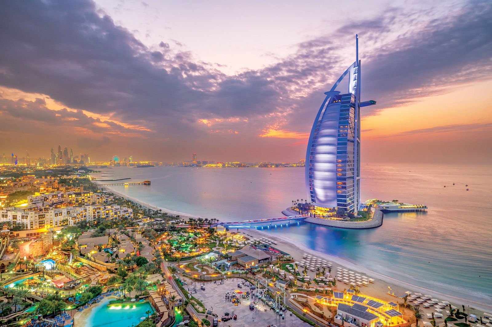 «إنديا تايمز»: دبي تعيد تشكيل المشهد المالي العالمي
