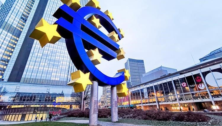 منطقة اليورو تسجل فائضاً تجارياً خلال أغسطس الماضي