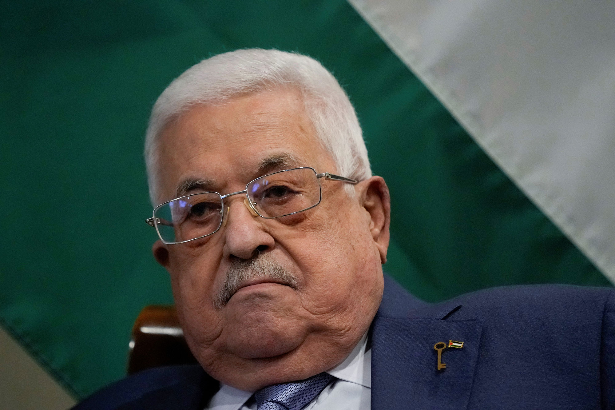 الرئيس الفلسطيني: لن نترك وطننا ولن نسمح لأحد بطردنا منه واستهداف مستشفى غزة مذبحة حرب بشعة