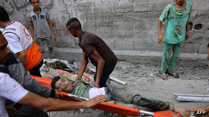 انتشال 30 قتيلاً معظمهم أطفال ونساء من تحت مبان في غزة قصفتها إسرائيل