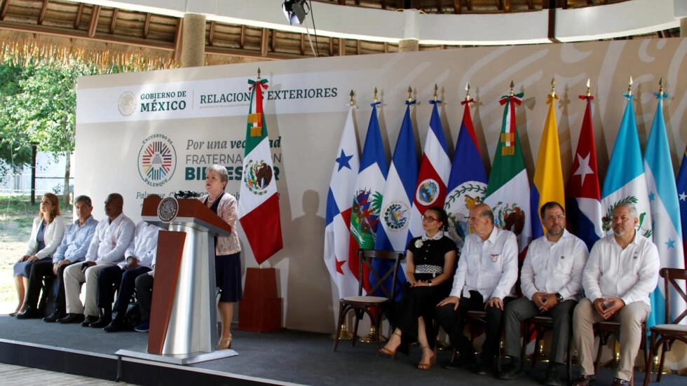 زعماء دول أمريكا اللاتينية يعقدون قمة في المكسيك لبحث أزمة الهجرة