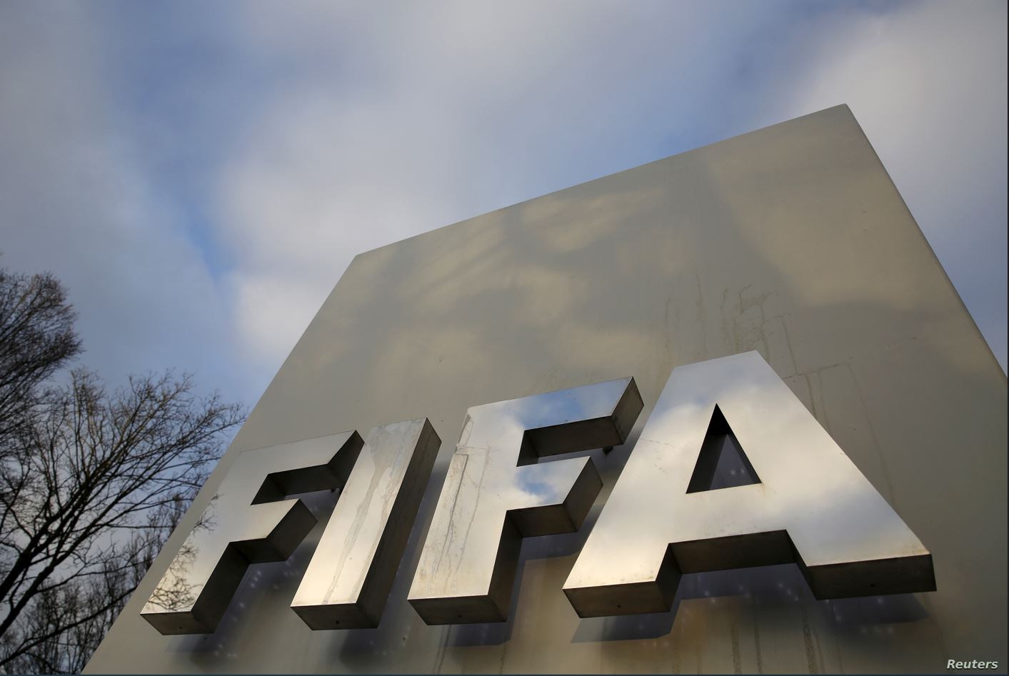 (فيفا) يفتح طلبات شراء بث مباريات كأس العالم 2026 للرجال و2027 للسيدات في أفريقيا