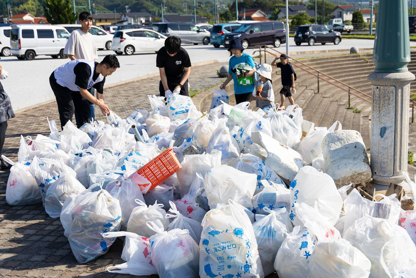 إقامة أول بطولة عالمية لرياضة جمع القمامة في اليابان