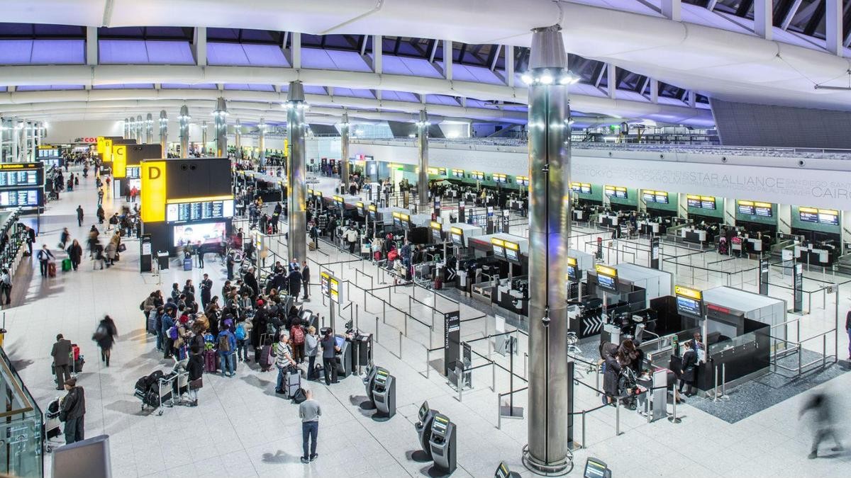 صندوق الاستثمارات السعودي يوقع اتفاقاً للاستحواذ على 10% في مطار هيثرو