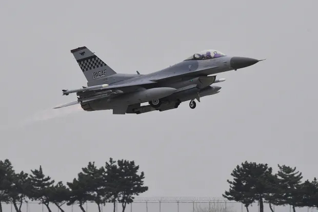 تحطم طائرة إف-16 أمريكية في كوريا الجنوبية