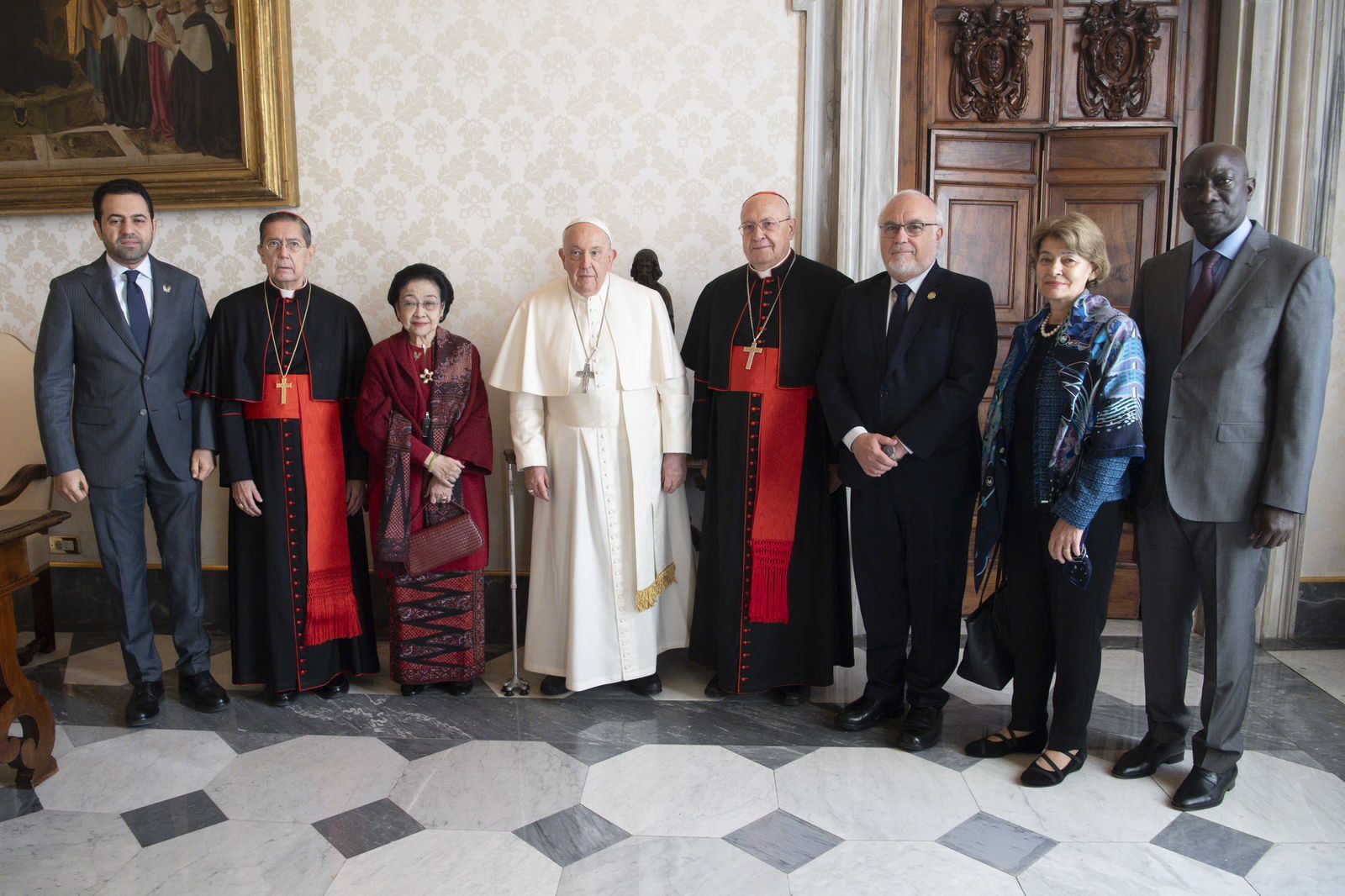 البابا فرنسيس يجتمع بلجنة تحكيم جائزة زايد للأخوة الإنسانية 2024 في الفاتيكان