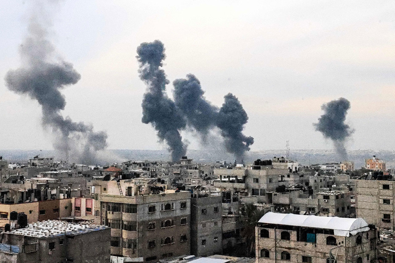 مقتل العشرات في قصف إسرائيلي على خان يونس ورفح