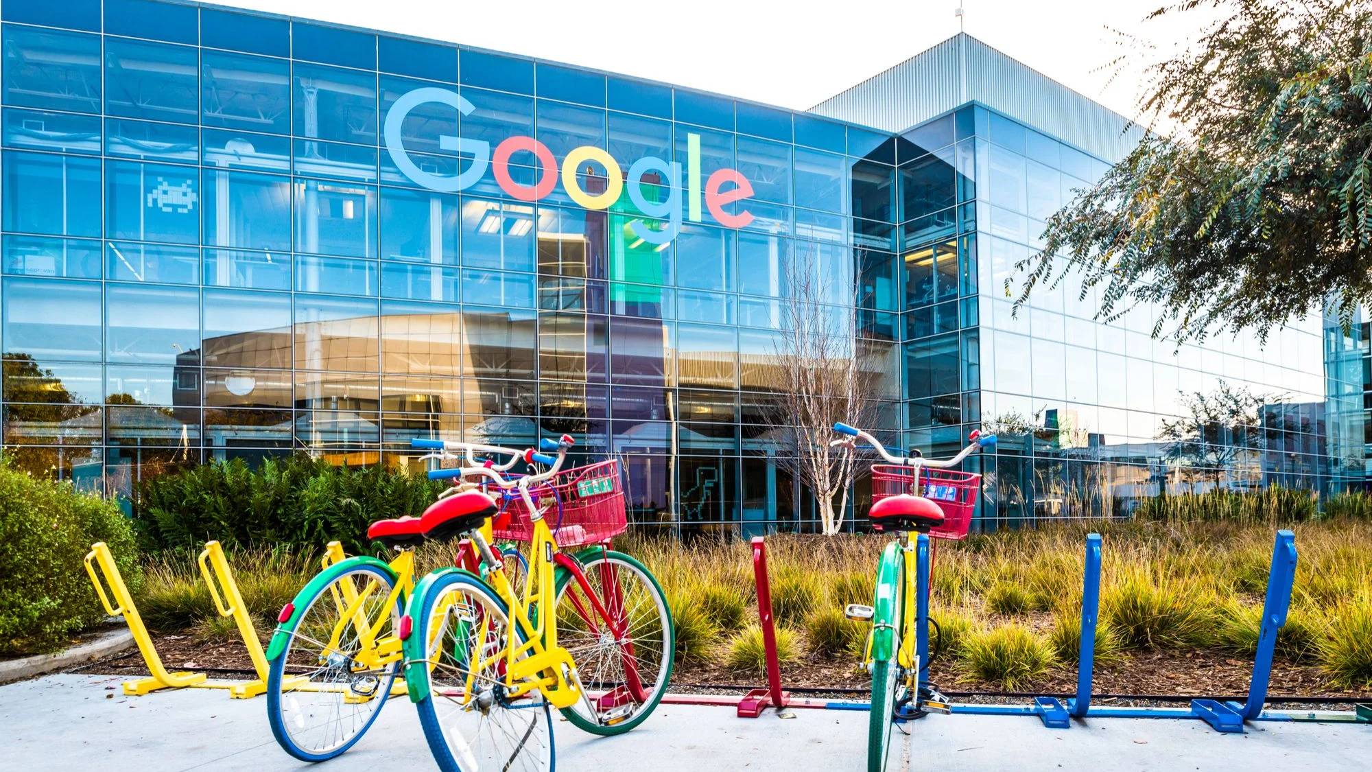 غوغل تسرح مئات الموظفين في فريق مبيعات الإعلانات