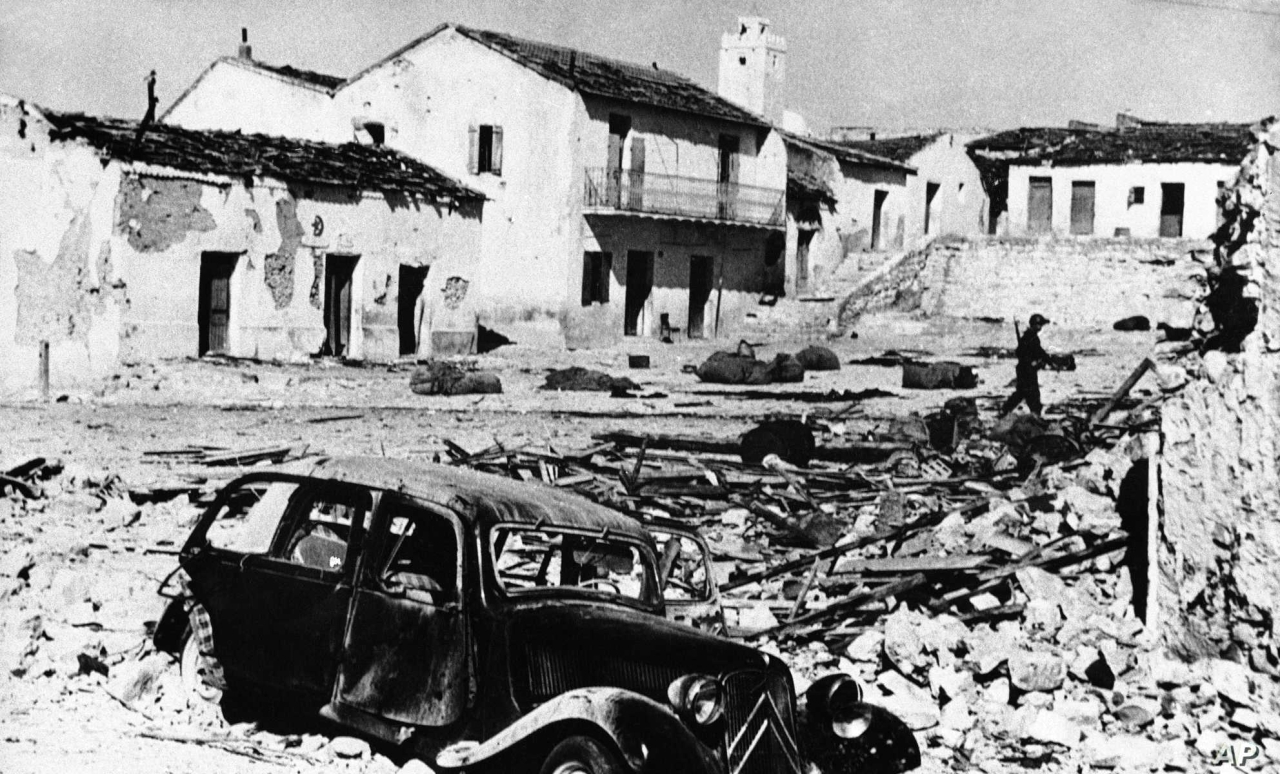 الصورة : 1958 وقوع أحداث ساقية سيدي يوسف في رد فعل للدعم التونسي للثورة الجزائرية.