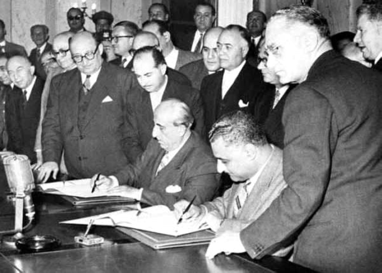 الصورة : 1958 الإعلان عن قيام الجمهورية العربية المتحدة باتحاد بين سوريا ومصر.