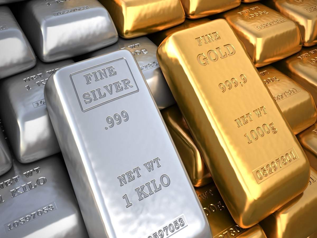 الذهب يبلغ ذروة جديدة والفضة عند أعلى مستوى في 11 عاما