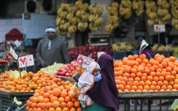 الصورة: الصورة: تباطؤ تضخم أسعار المستهلكين بالمدن المصرية بوتيرة متسارعة إلى 28.1% في مايو