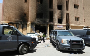 الصورة: الصورة: الإمارات تتضامن مع الكويت وتعزّي في ضحايا حريق