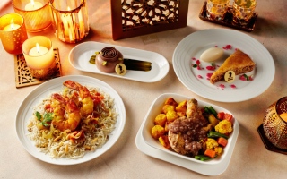 الصورة: الصورة: طيران الإمارات تقدّم حلوى خاصة لعملائها في عيد الأضحى