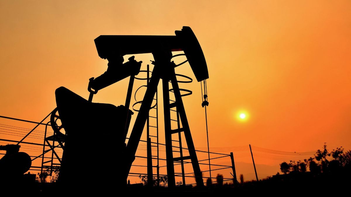 أسعار النفط تتجه لتسجيل مكاسب أسبوعية بدعم من توقعات قوة الطلب