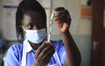 الصورة: الصورة: إعلان منتظر عن استثمار بأكثر من مليار دولار خلال قمة اللقاحات في إفريقيا