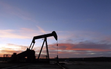الصورة: الصورة: ارتفاع أسعار النفط بدعم من آمال زيادة الطلب في الصيف